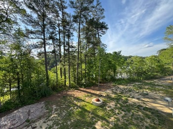 3027 Huntleigh Dr, Raleigh, NC 27604