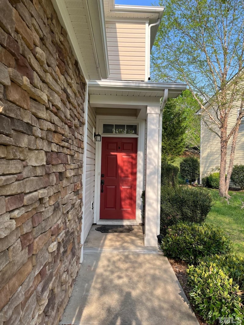 3027 Remington Oaks Cir, Cary, NC 27519