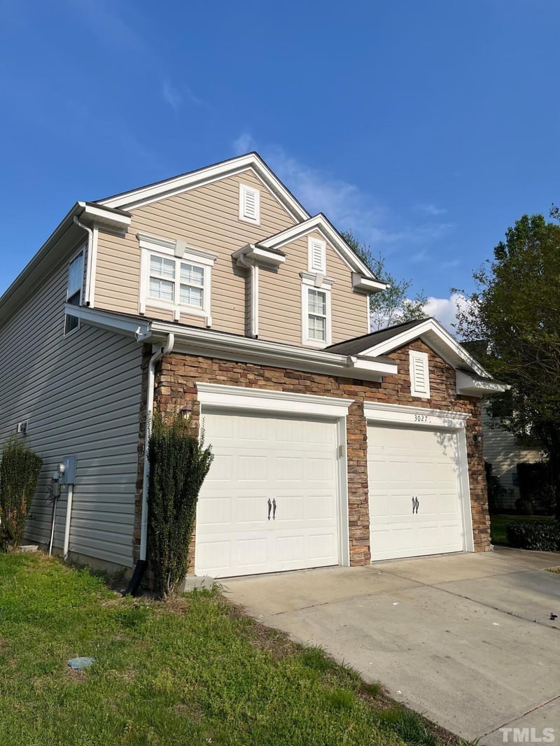3027 Remington Oaks Cir, Cary, NC 27519