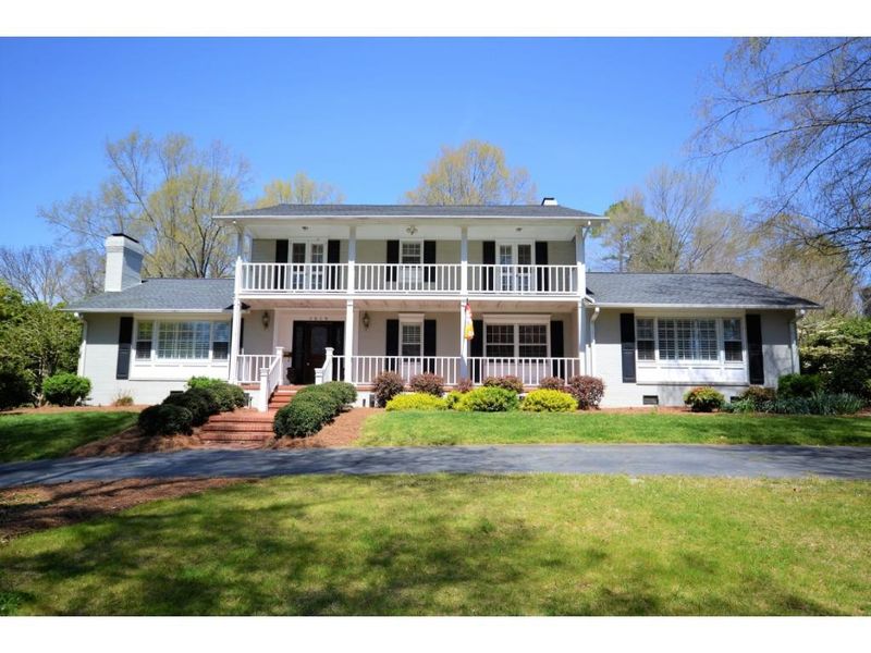 3029 S Fairway Dr, Burlington, NC 27215