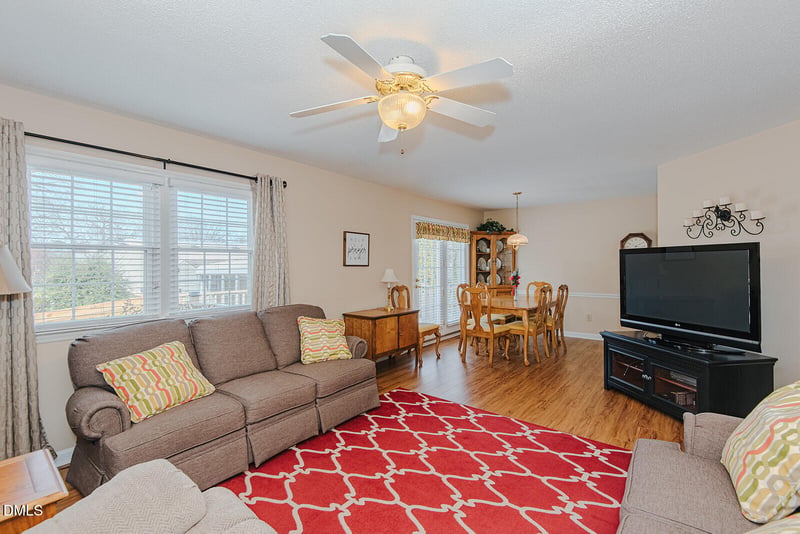 303 7th St, Mebane, NC 27302