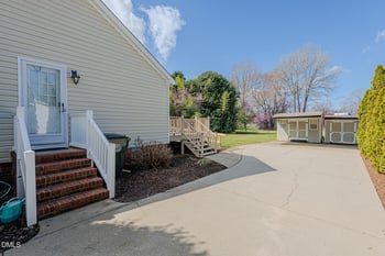 303 7th St, Mebane, NC 27302