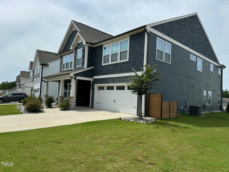 303 Bent Willow Dr, Clayton, NC 27527