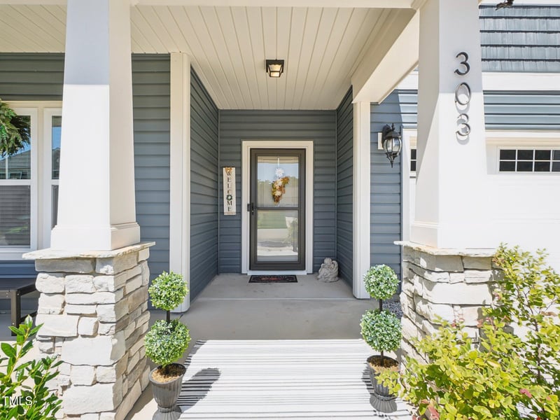 303 Bent Willow Dr, Clayton, NC 27527