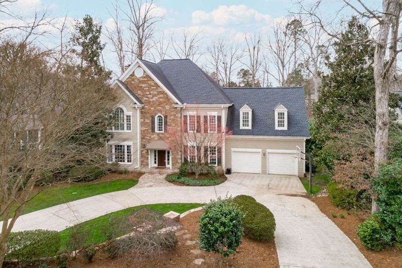 303 Bordeaux Ln, Cary, NC 27511
