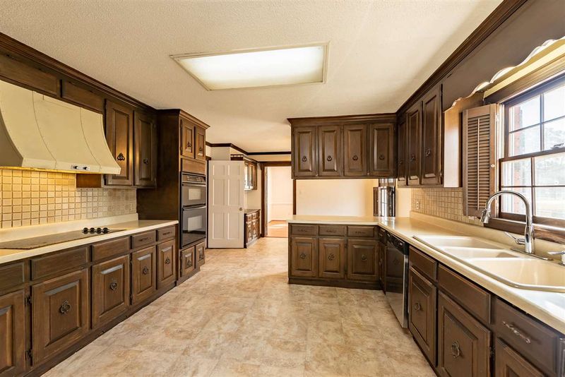 303 Cedar Rd, Goldsboro, NC 27534