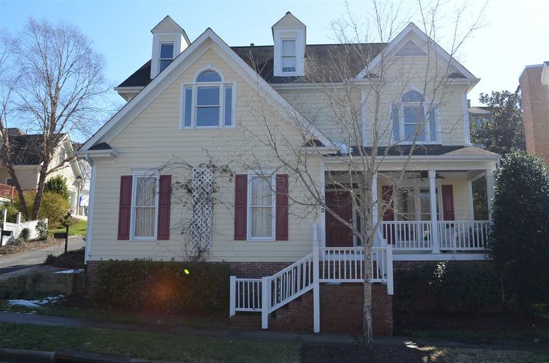303 Edgewater Cir, Chapel Hill, NC 27516