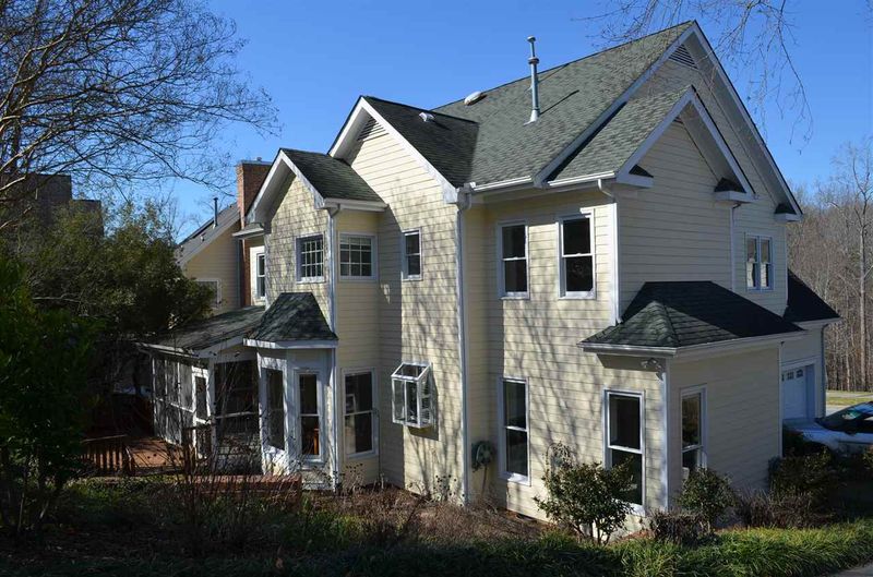 303 Edgewater Cir, Chapel Hill, NC 27516
