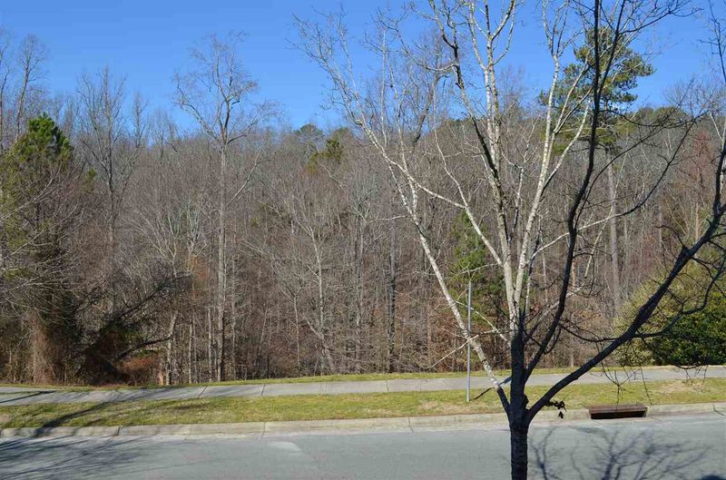 303 Edgewater Cir, Chapel Hill, NC 27516