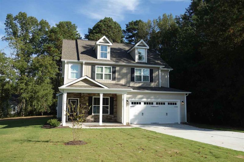 303 Forest Glenn Dr, Youngsville, NC 27596
