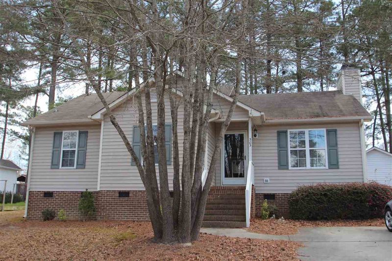 303 Garrison Ave, Clayton, NC 27520