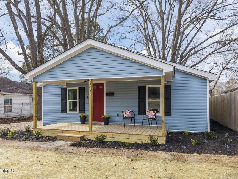 303 Graves St, Selma, NC 27576