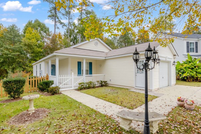 303 Green Grass Ct, Apex, NC 27502