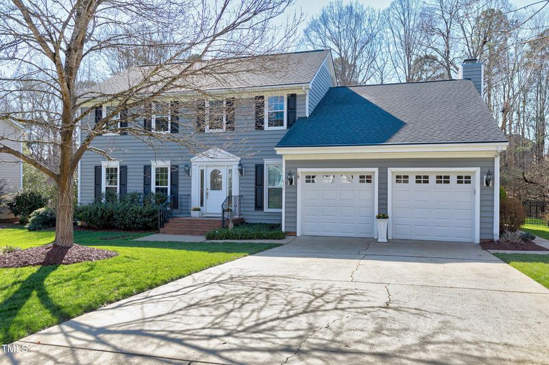 303 Heathridge Ln, Cary, NC 27513