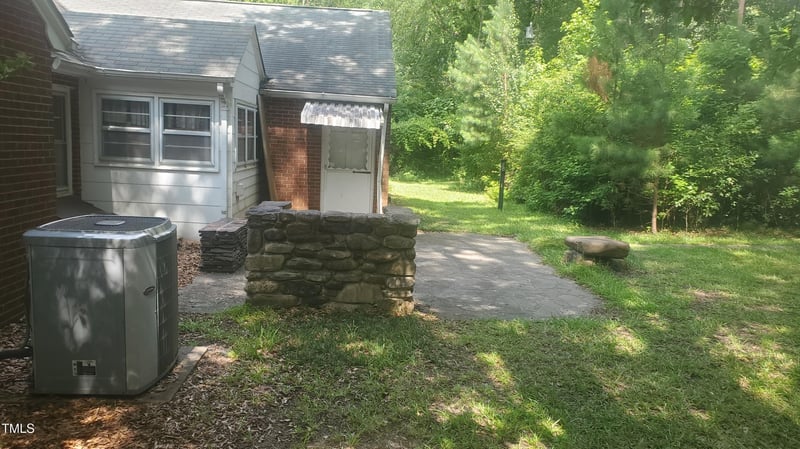 303 Holland Rd, Fuquay Varina, NC 27526