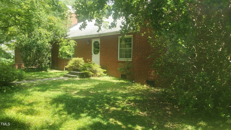 303 Holland Rd, Fuquay Varina, NC 27526