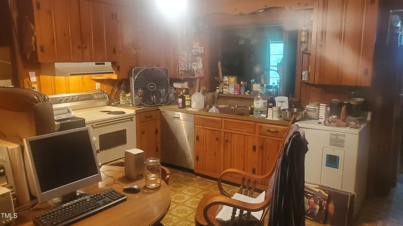 303 Holland Rd, Fuquay Varina, NC 27526