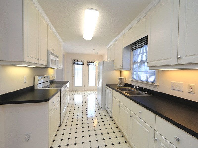 303 Jonquil Ct, Fuquay Varina, NC 27526