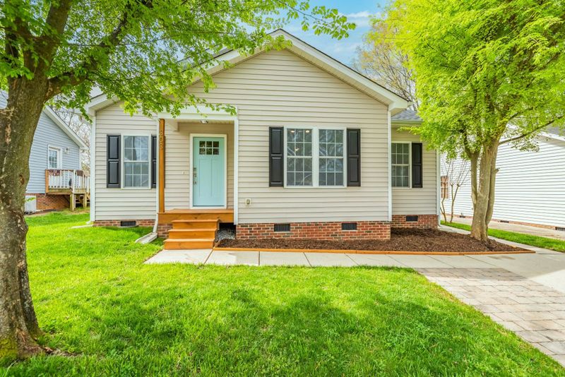 303 Justice Heights St, Apex, NC 27502