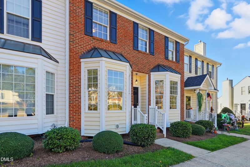 303 Knightsborough Way, Apex, NC 27502