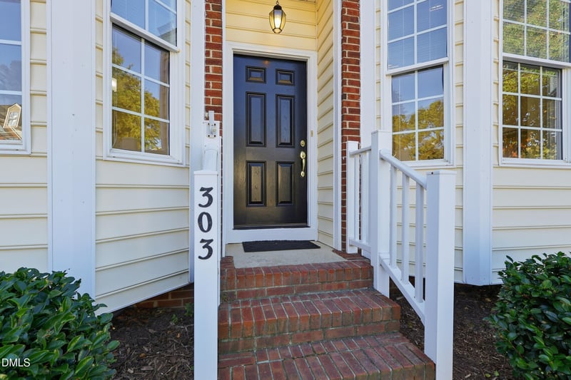 303 Knightsborough Way, Apex, NC 27502