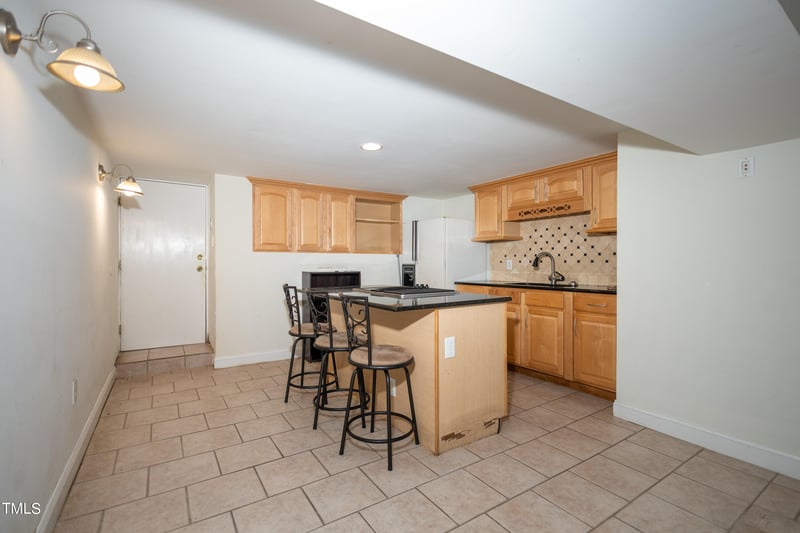 303 Laurel Hill Dr, Burlington, NC 27215