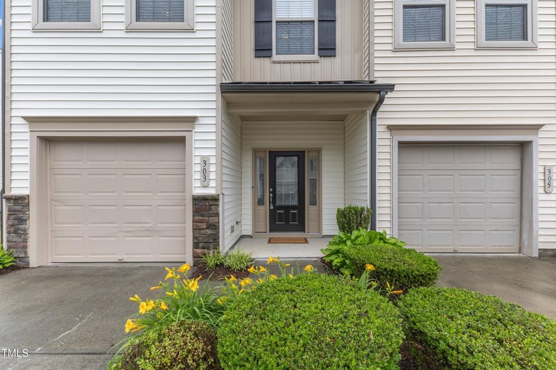 303 Leighann Ridge Ln, Rolesville, NC 27571