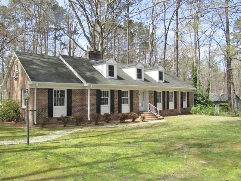 303 Mcleod Dr, Sanford, NC 27330