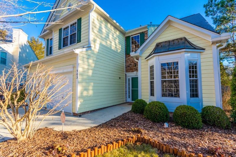 303 Montvale Ct, Apex, NC 27502