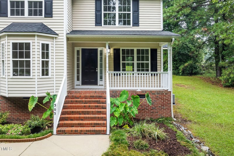 303 Norwood Dr, Clayton, NC 27527