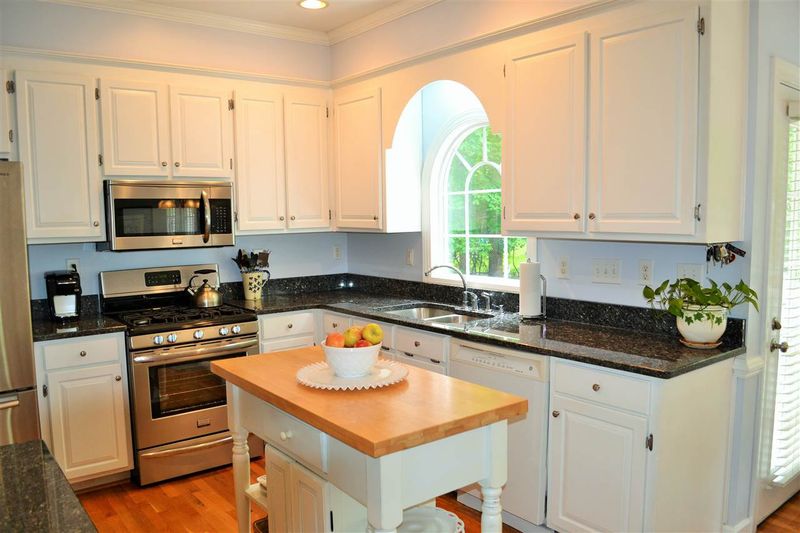 303 Parkmeadow Dr, Cary, NC 27519