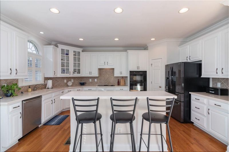 303 Parkridge Ave, Chapel Hill, NC 27517