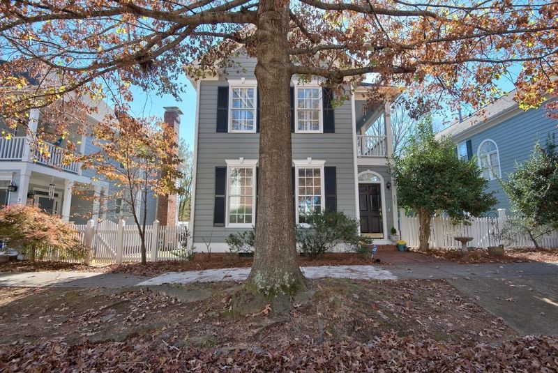 303 Parkside Cir, Chapel Hill, NC 27516