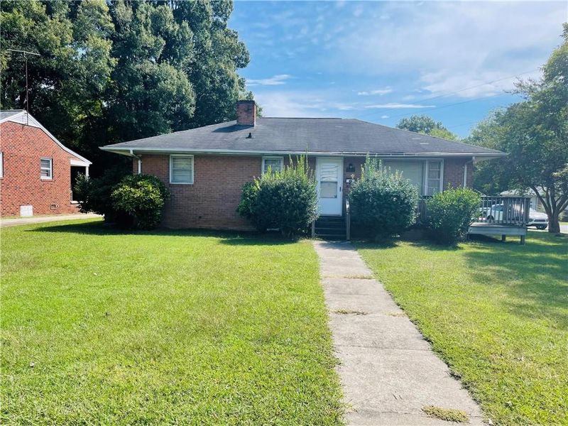 303 N Sellars Mill Rd, Burlington, NC 27217