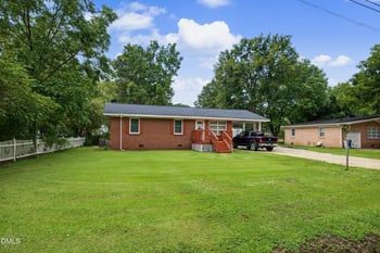 303 Shady Lane Dr, Smithfield, NC 27577