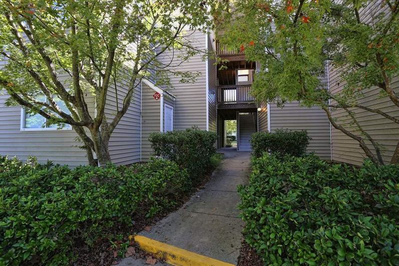303 Smith Level Rd #A-14, Chapel Hill, NC 27516