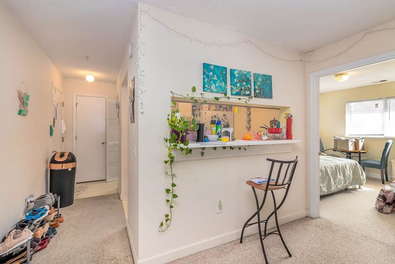 303 Smith Level Rd #A32, Chapel Hill, NC 27516