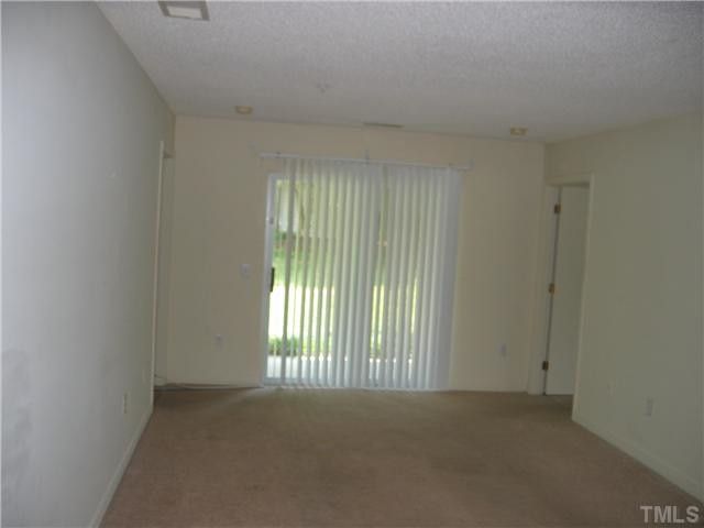 303 Smith Level Rd #C-14, Chapel Hill, NC 27516