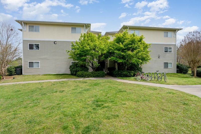 303 Smith Level Rd #C23, Chapel Hill, NC 27516