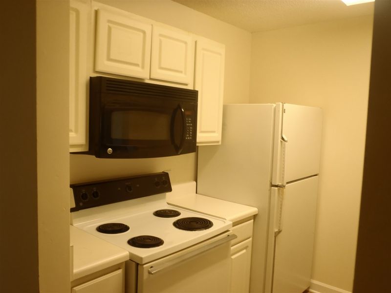 303 Smith Level Rd #C33, Chapel Hill, NC 27516