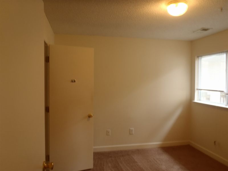 303 Smith Level Rd #C33, Chapel Hill, NC 27516
