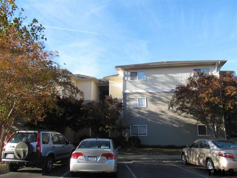 303 Smith Level Rd #E31, Chapel Hill, NC 27516