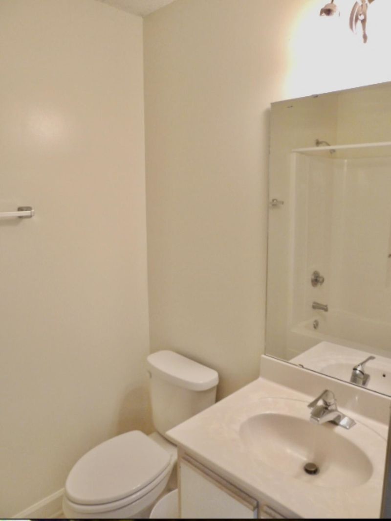 303 Smith Level Rd #F22, Chapel Hill, NC 27516