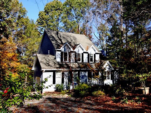 303 Stonehill Rd, Chapel Hill, NC 27516