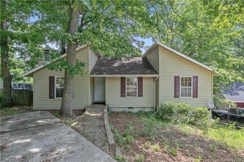 303 Whipple Tree Ln, Fayetteville, NC 28314