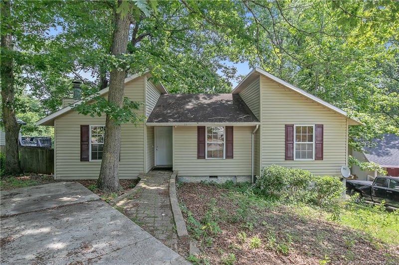 303 Whipple Tree Ln, Fayetteville, NC 28314