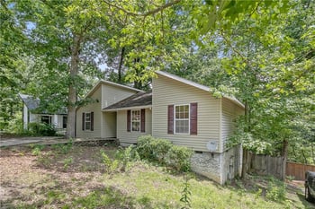 303 Whipple Tree Ln, Fayetteville, NC 28314