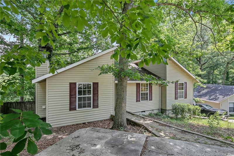 303 Whipple Tree Ln, Fayetteville, NC 28314