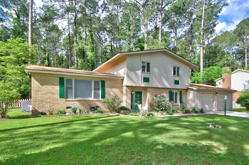 303 W Wilson St, Smithfield, NC 27577