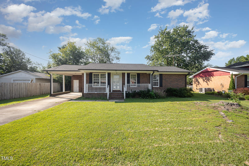303 Wren Ln, Clayton, NC 27520